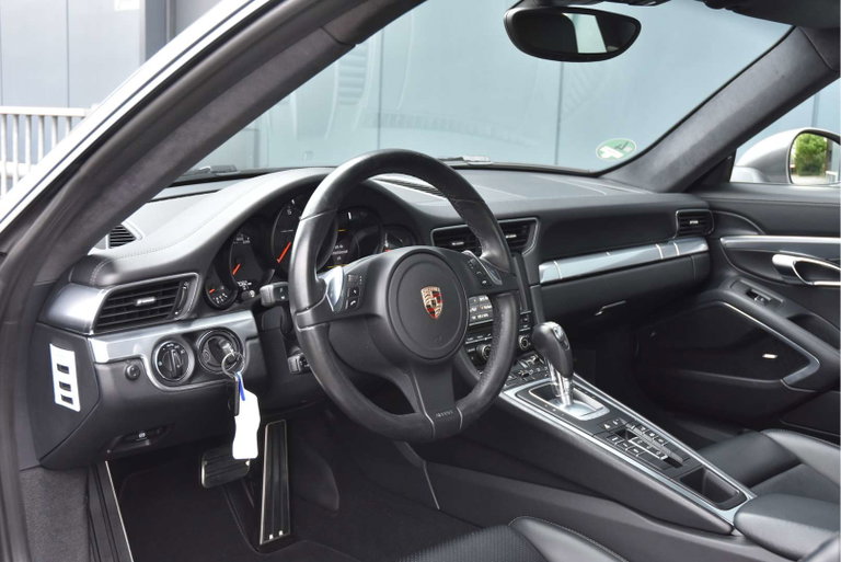 Porsche 991 Carrera