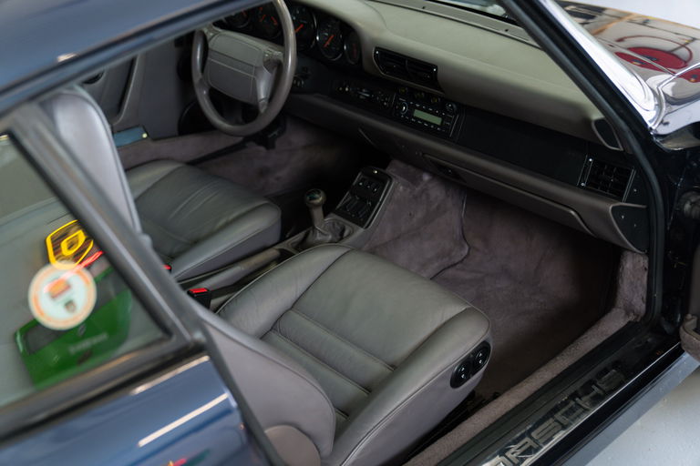 Porsche 964 Carrera 4