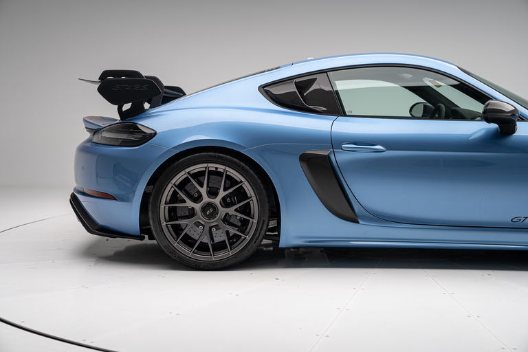 Porsche 718 Cayman GT4 RS