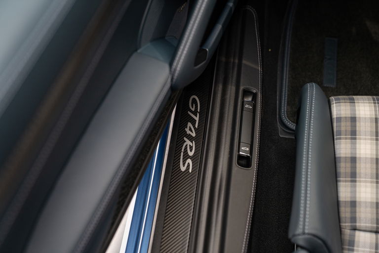 Porsche 718 Cayman GT4 RS