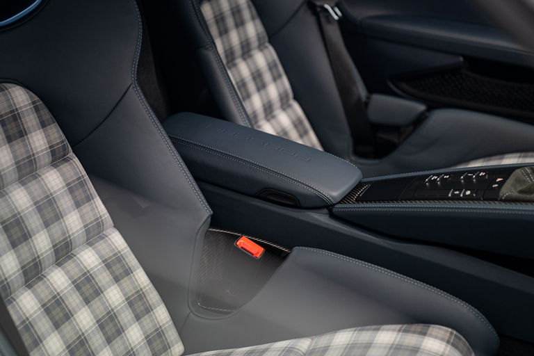 Porsche 718 Cayman GT4 RS