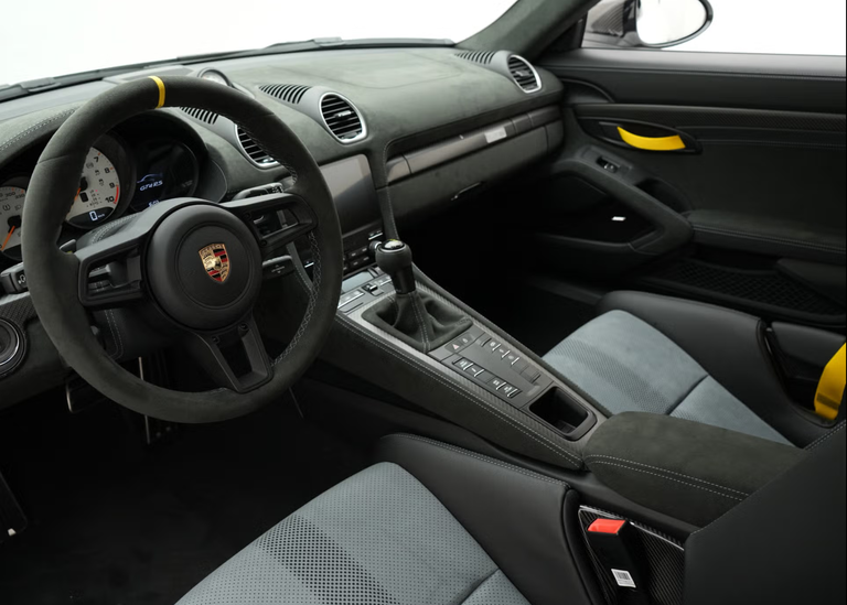 Porsche 718 Cayman GT4 RS