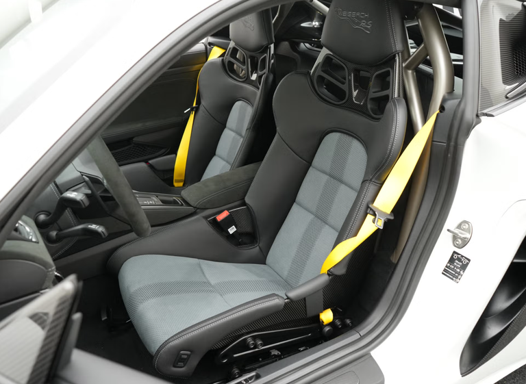 Porsche 718 Cayman GT4 RS