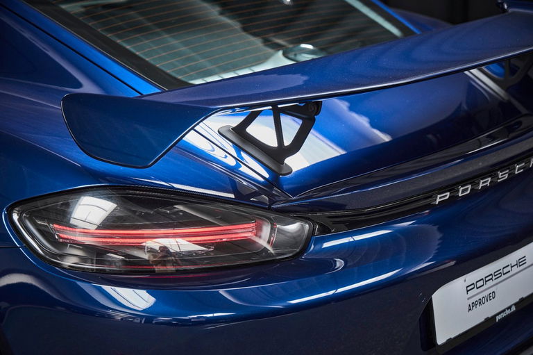 Porsche 718 Cayman GT4
