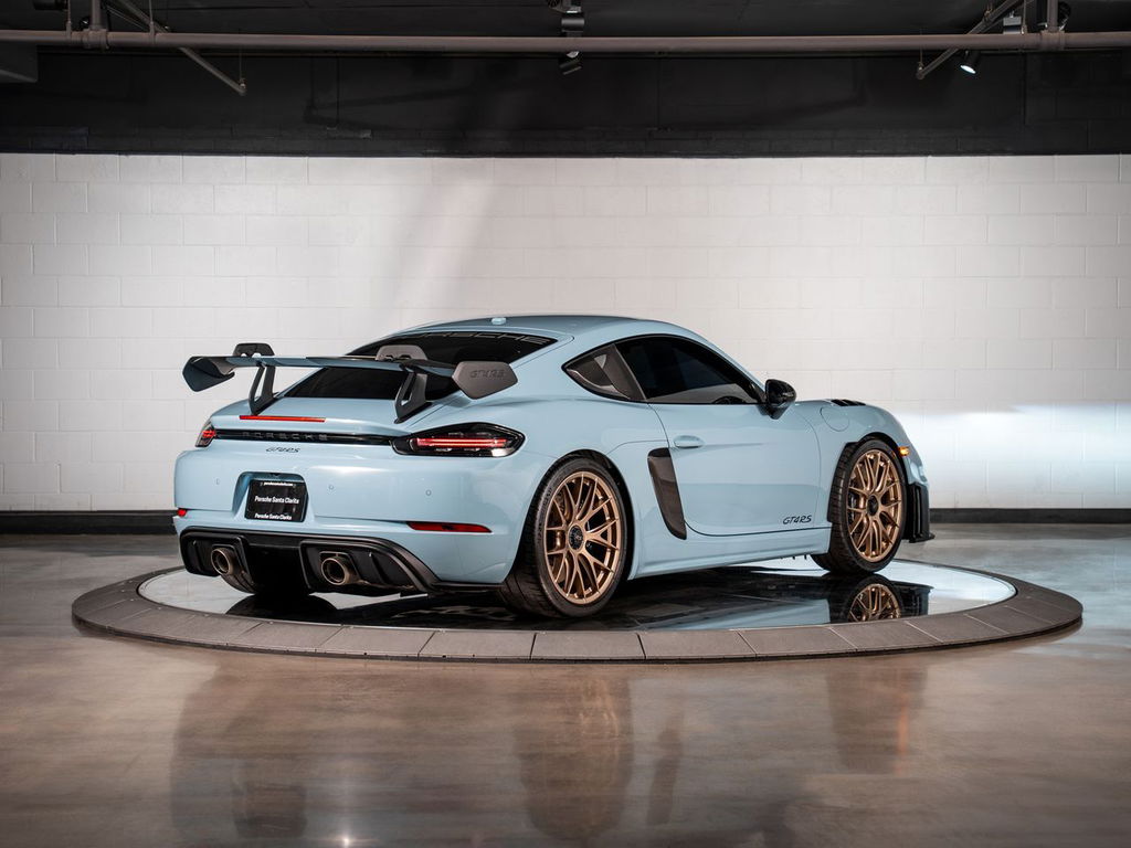 Porsche 718 Cayman GT4 RS