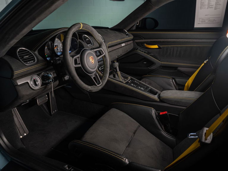 Porsche 718 Cayman GT4 RS