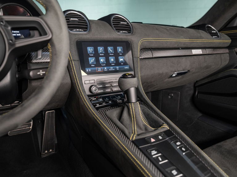 Porsche 718 Cayman GT4 RS