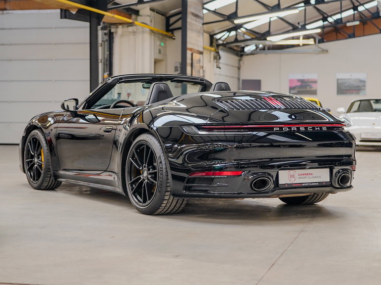 Porsche 992 Carrera