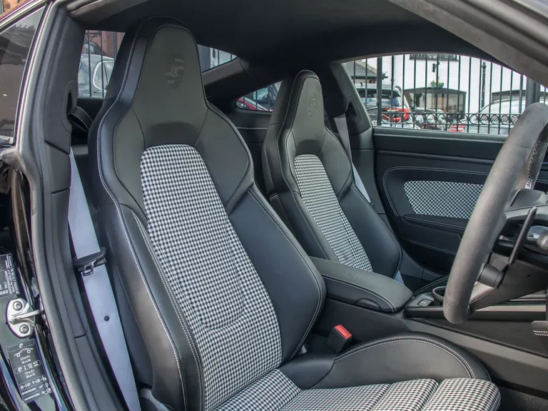 Porsche 992 GT3 Touring