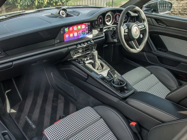 Porsche 992 GT3 Touring