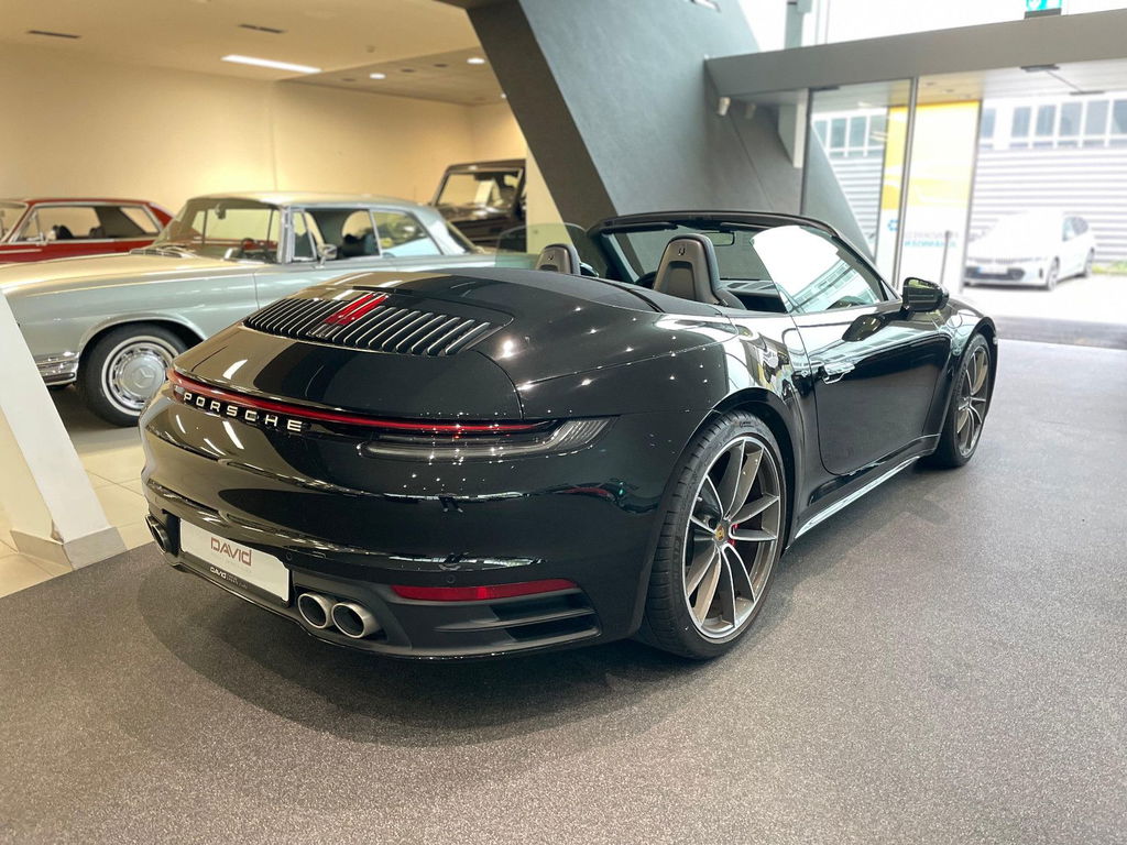 Porsche 992 Carrera 4S