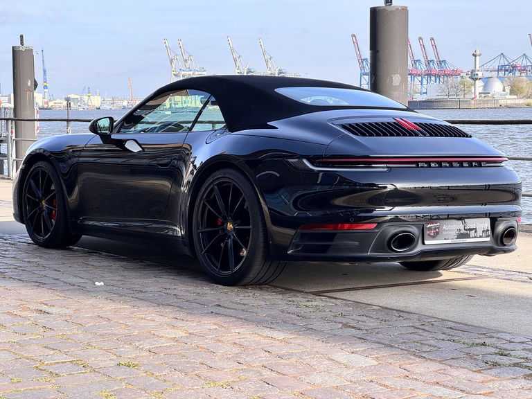 Porsche 992 Carrera 4S