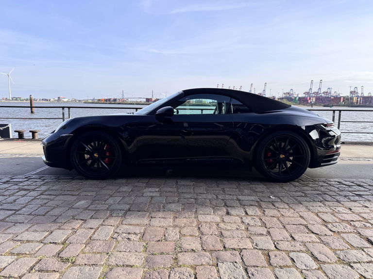 Porsche 992 Carrera 4S