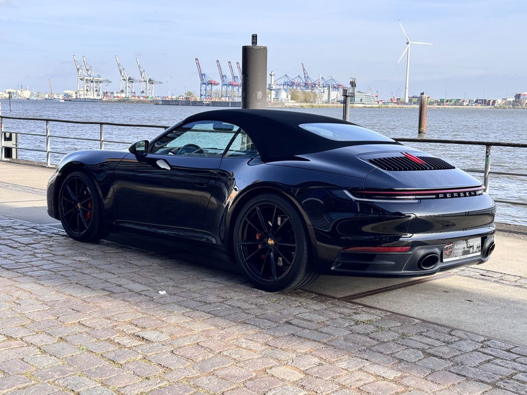 Porsche 992 Carrera 4S