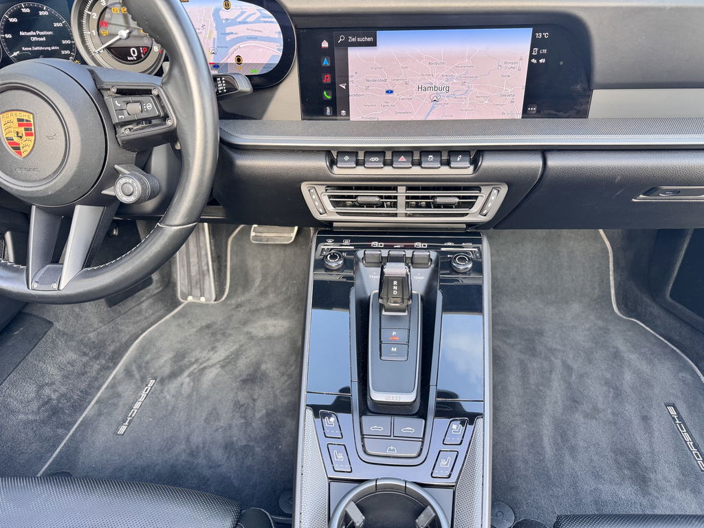 Porsche 992 Carrera 4S