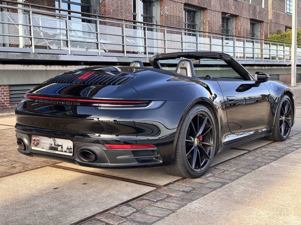Porsche 992 Carrera 4S