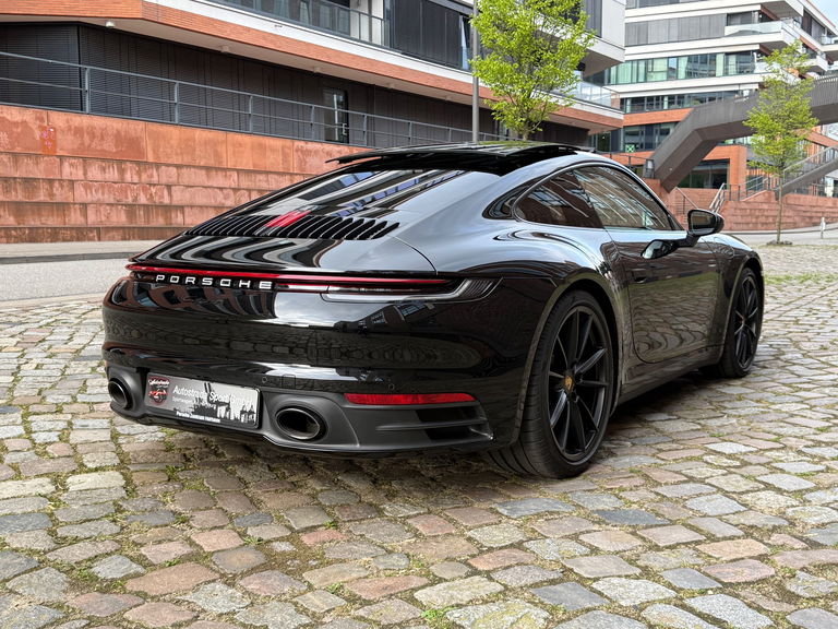 Porsche 992 Carrera