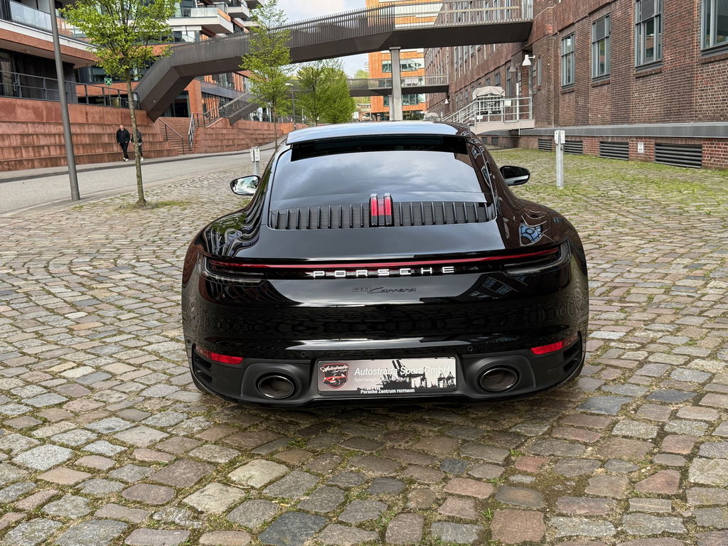 Porsche 992 Carrera