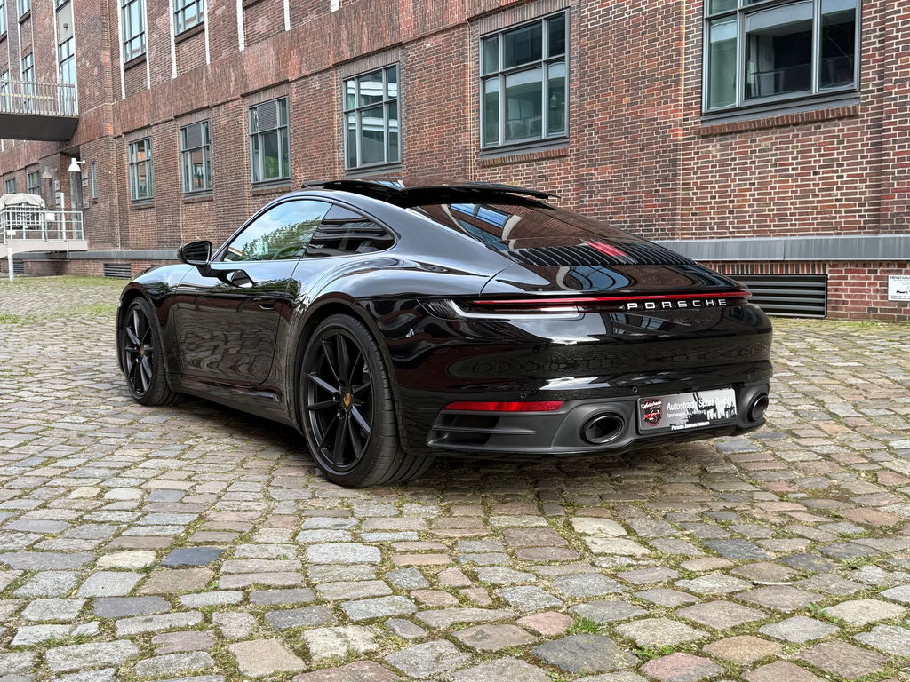 Porsche 992 Carrera