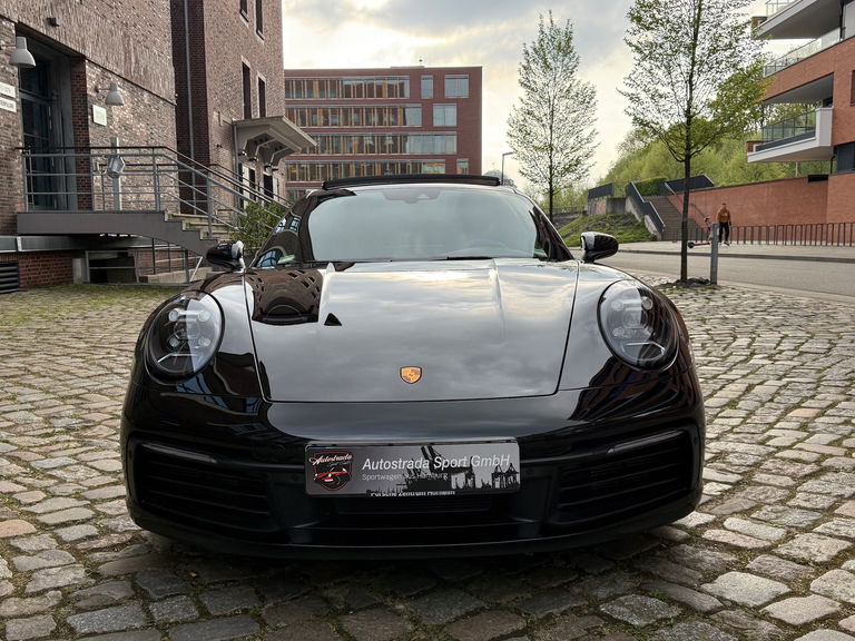 Porsche 992 Carrera