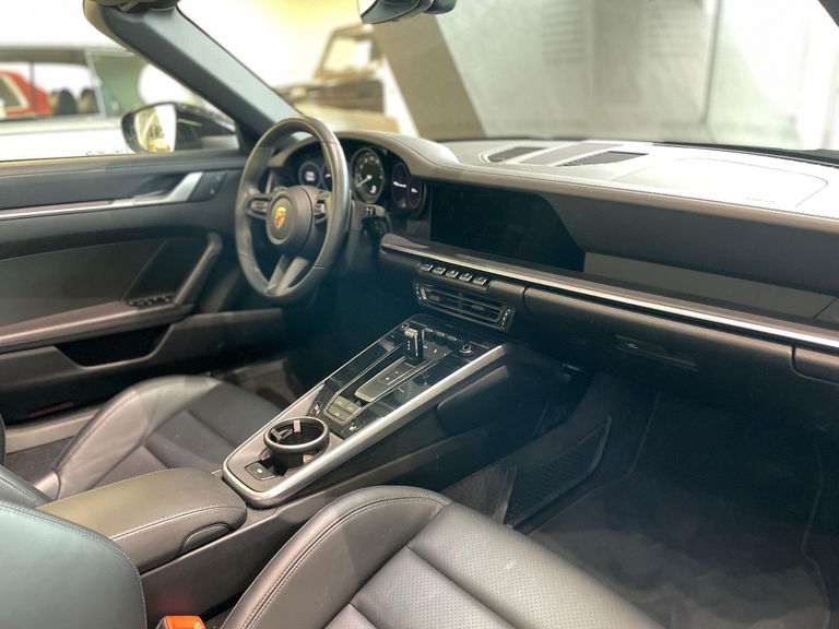 Porsche 992 Carrera 4S