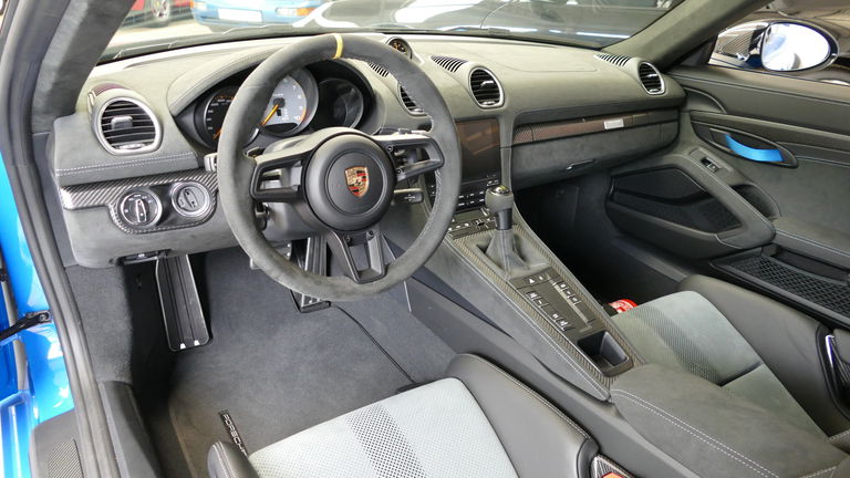 Porsche 718 Cayman GT4 RS