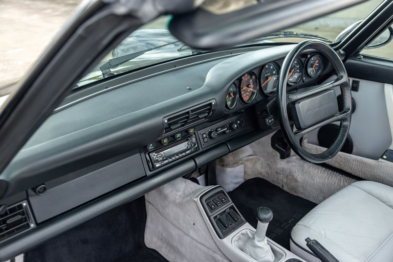 Porsche 964 Carrera 4