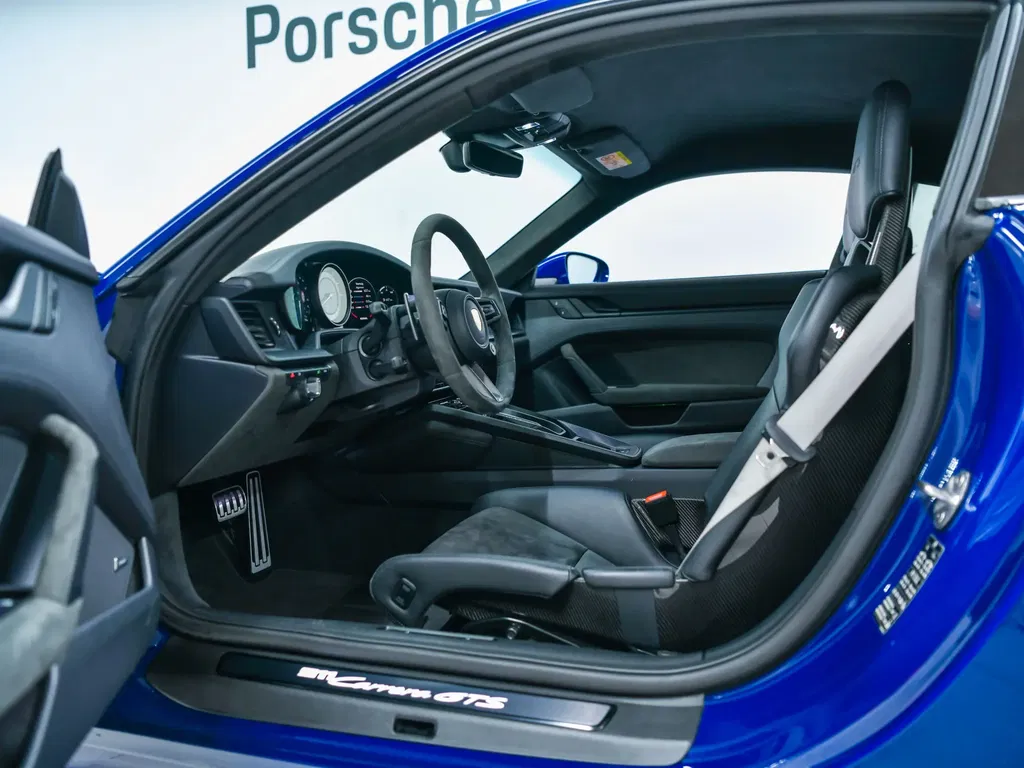 Porsche 992 Carrera GTS