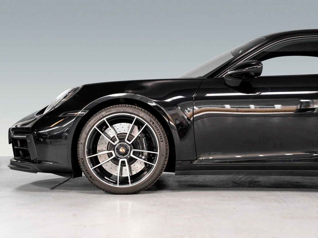 Porsche 992 Carrera GTS