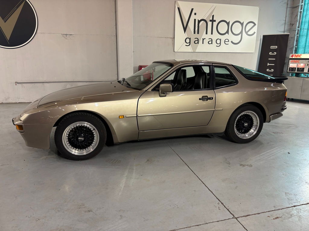 Porsche 944 Coupé