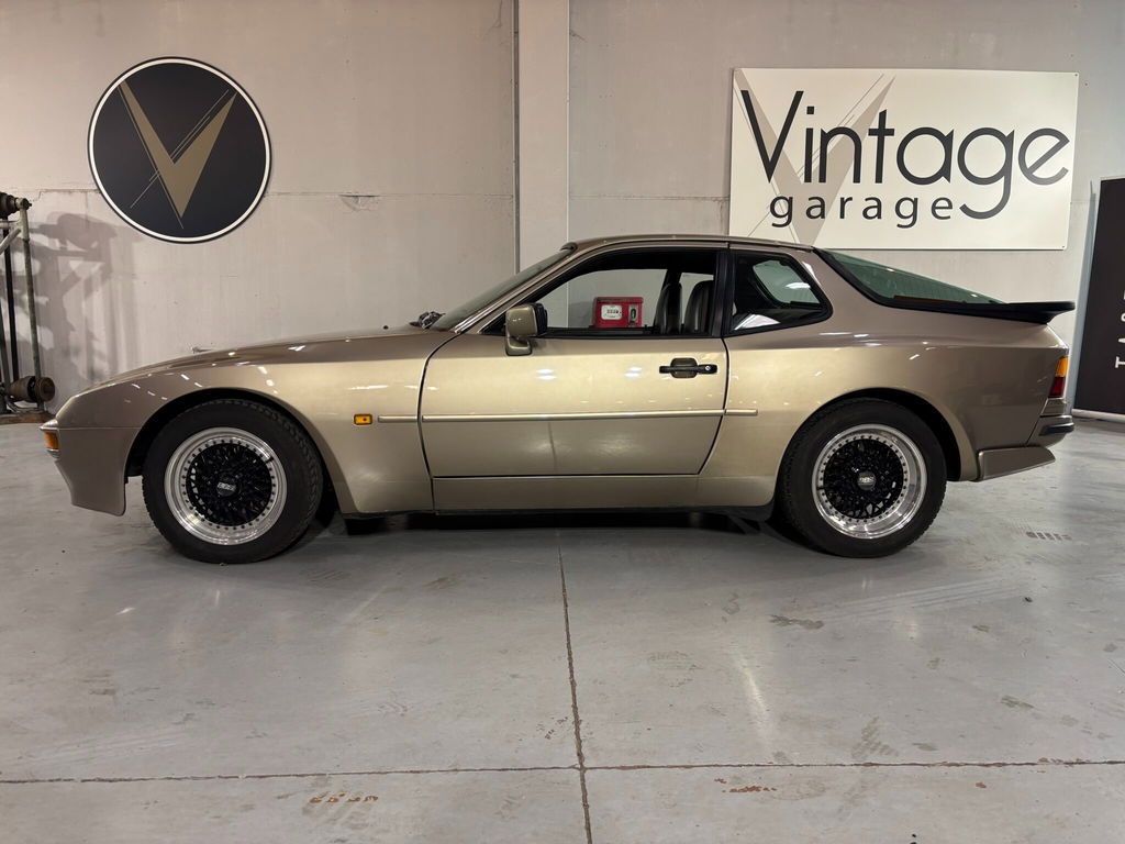 Porsche 944 Coupé
