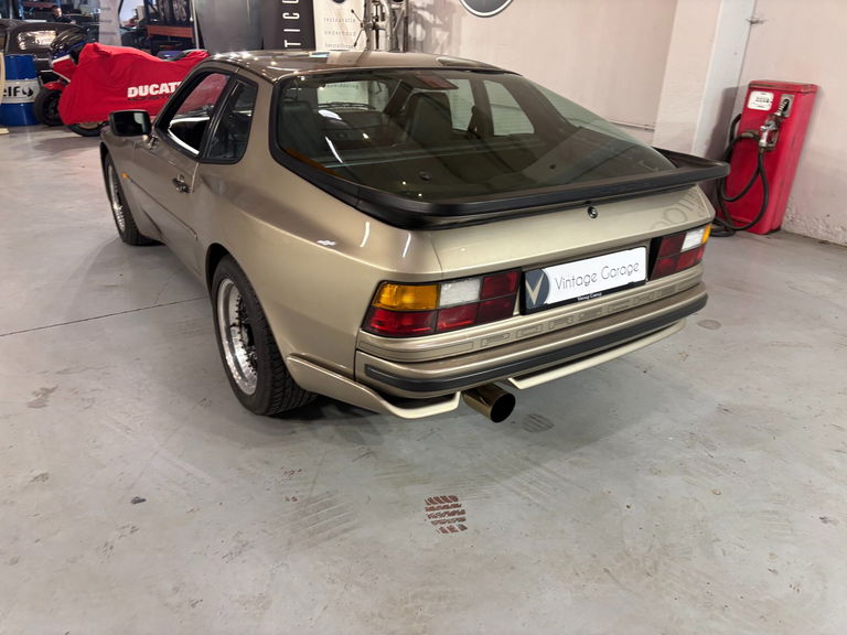 Porsche 944 Coupé