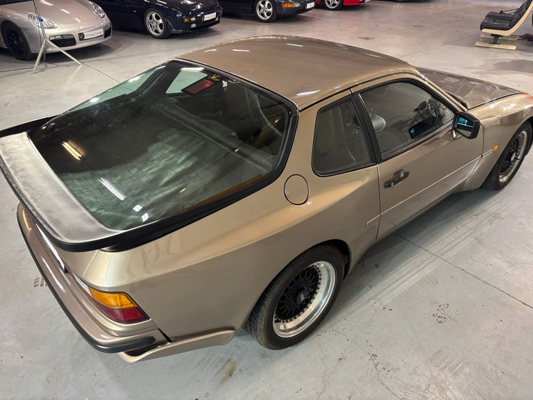 Porsche 944 Coupé