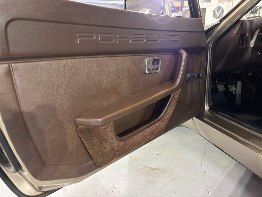Porsche 944 Coupé