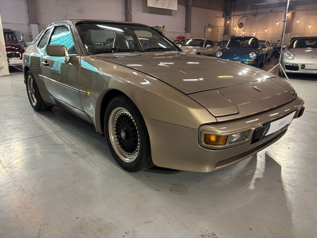 Porsche 944 Coupé