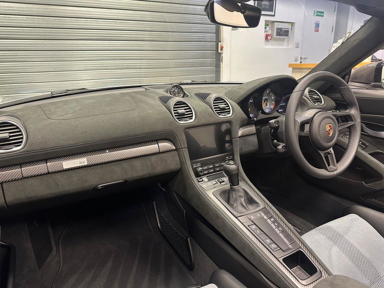 Porsche 718 Spyder RS