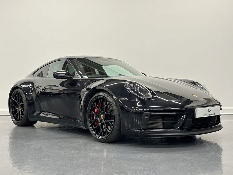 Porsche 992 Carrera 4 GTS