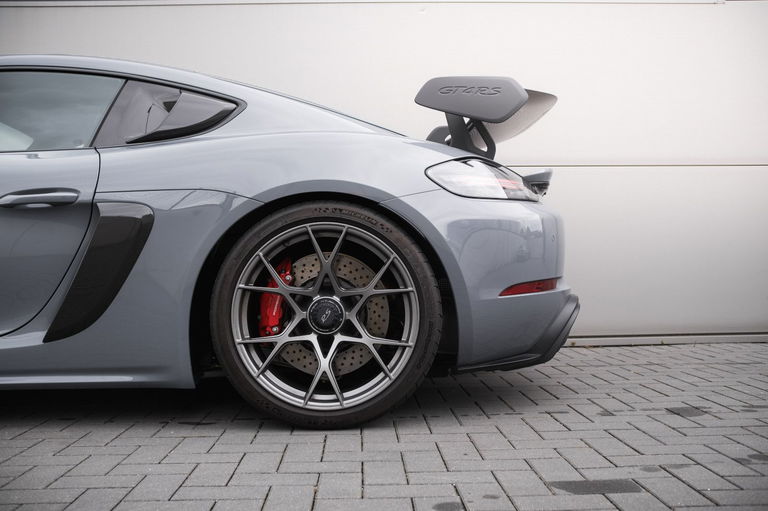 Porsche 718 Cayman GT4 RS