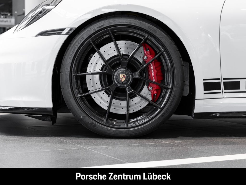 Porsche 992.2 Carrera GTS