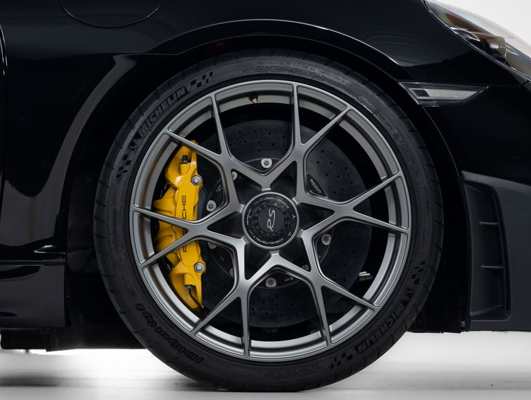 Porsche 718 Cayman GT4 RS