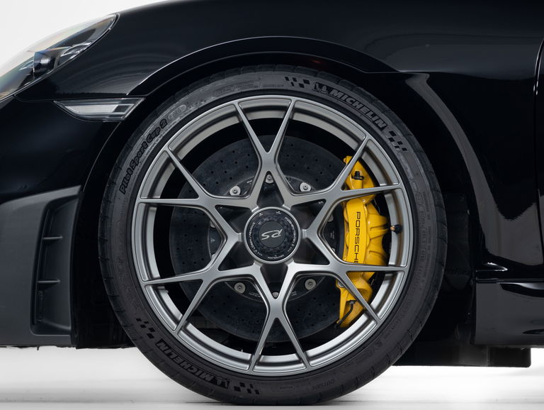 Porsche 718 Cayman GT4 RS