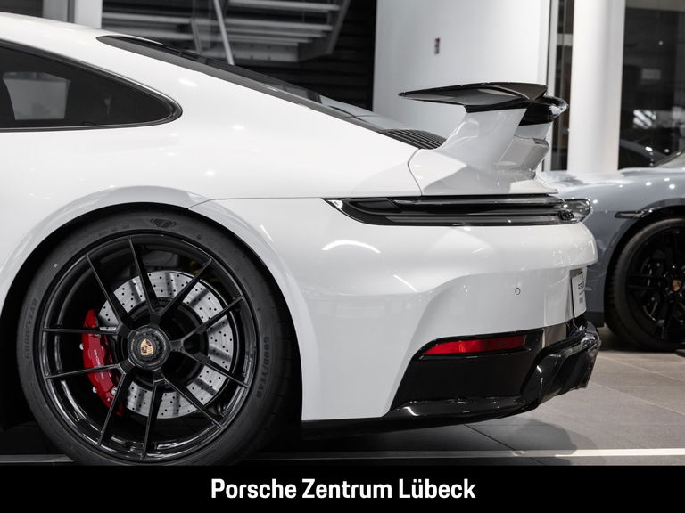 Porsche 992.2 Carrera GTS