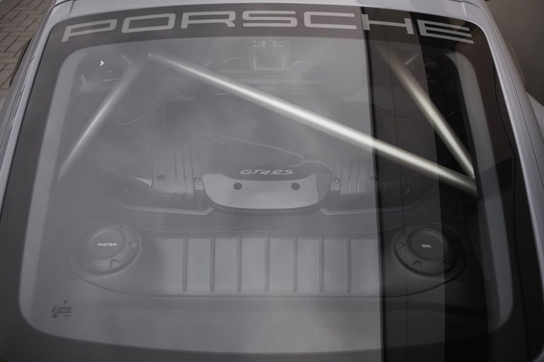 Porsche 718 Cayman GT4 RS