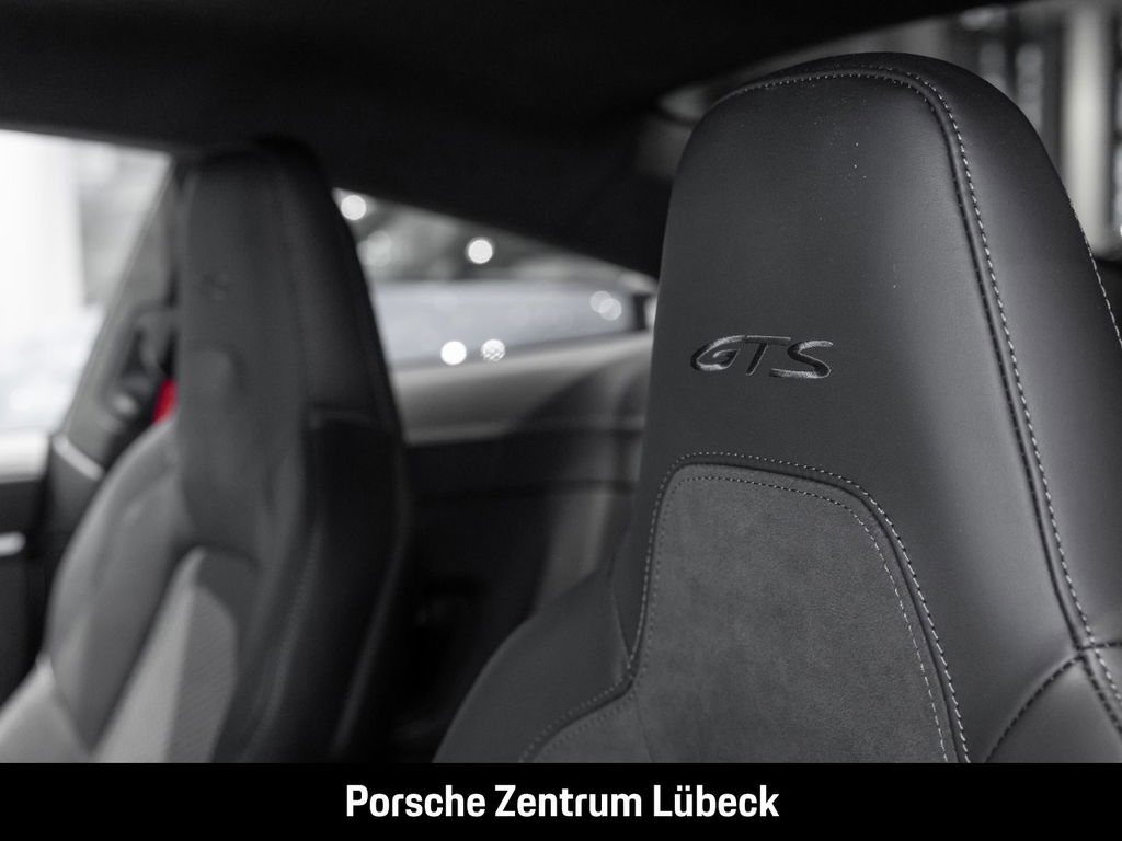 Porsche 992.2 Carrera GTS