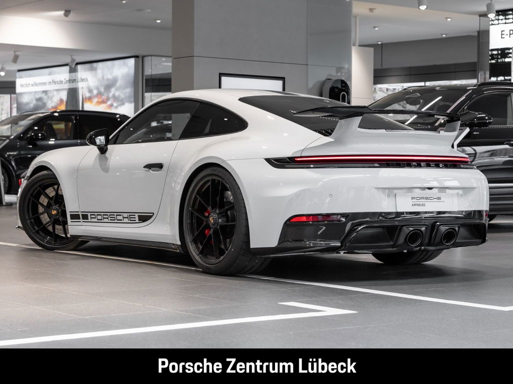 Porsche 992.2 Carrera GTS