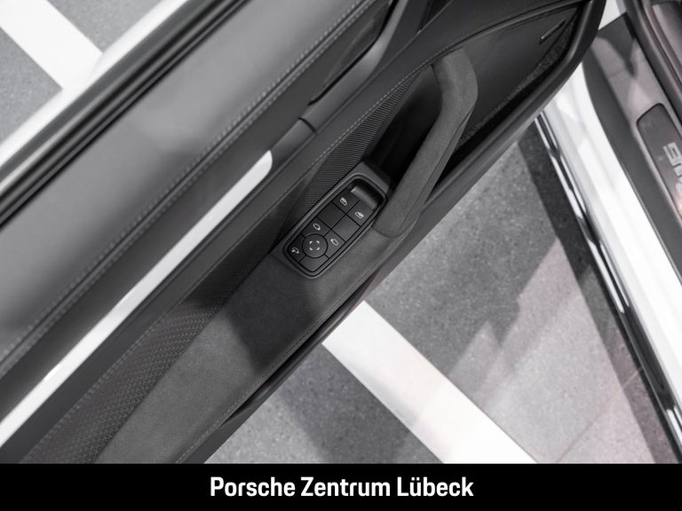 Porsche 992.2 Carrera GTS