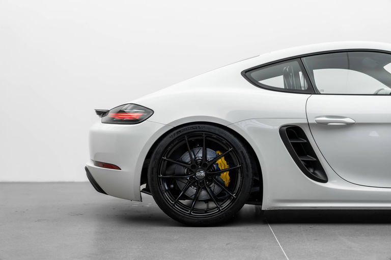 Porsche 718 Cayman