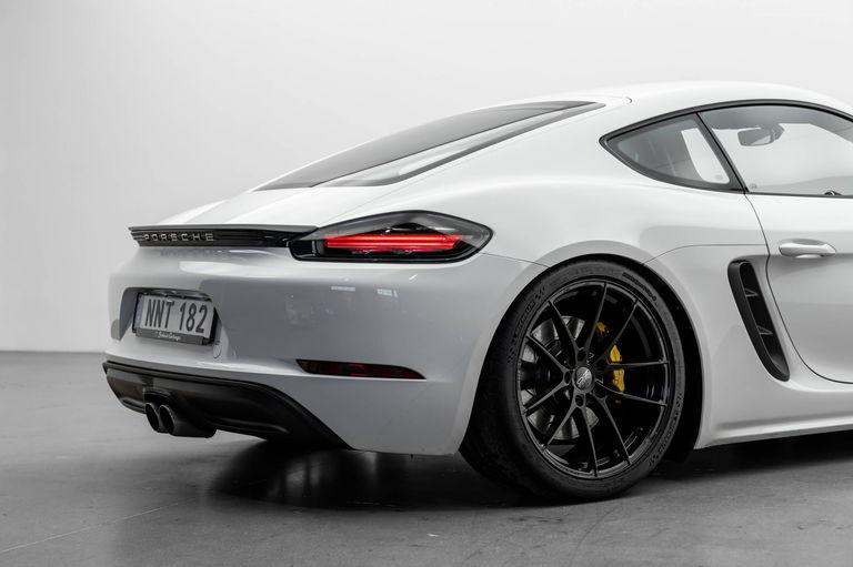 Porsche 718 Cayman