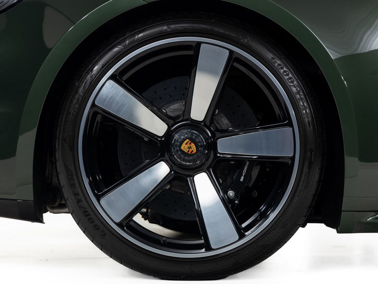 Porsche 992 Sport Classic