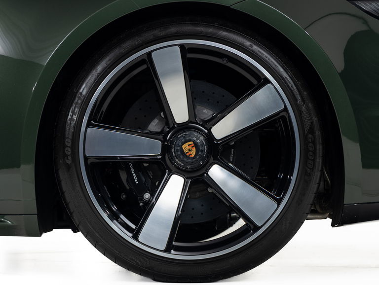 Porsche 992 Sport Classic